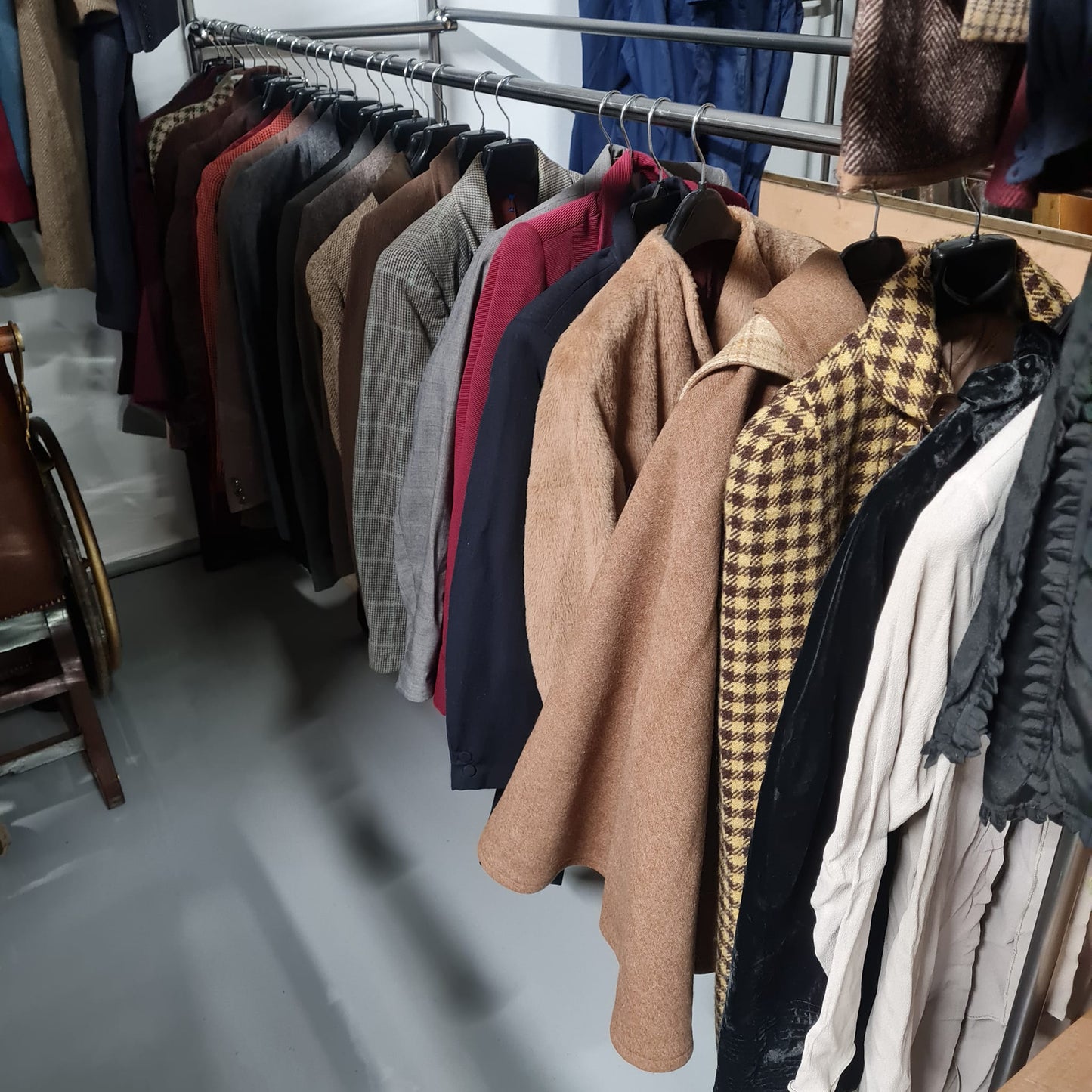 39 to 45 WW2 civilian costumes