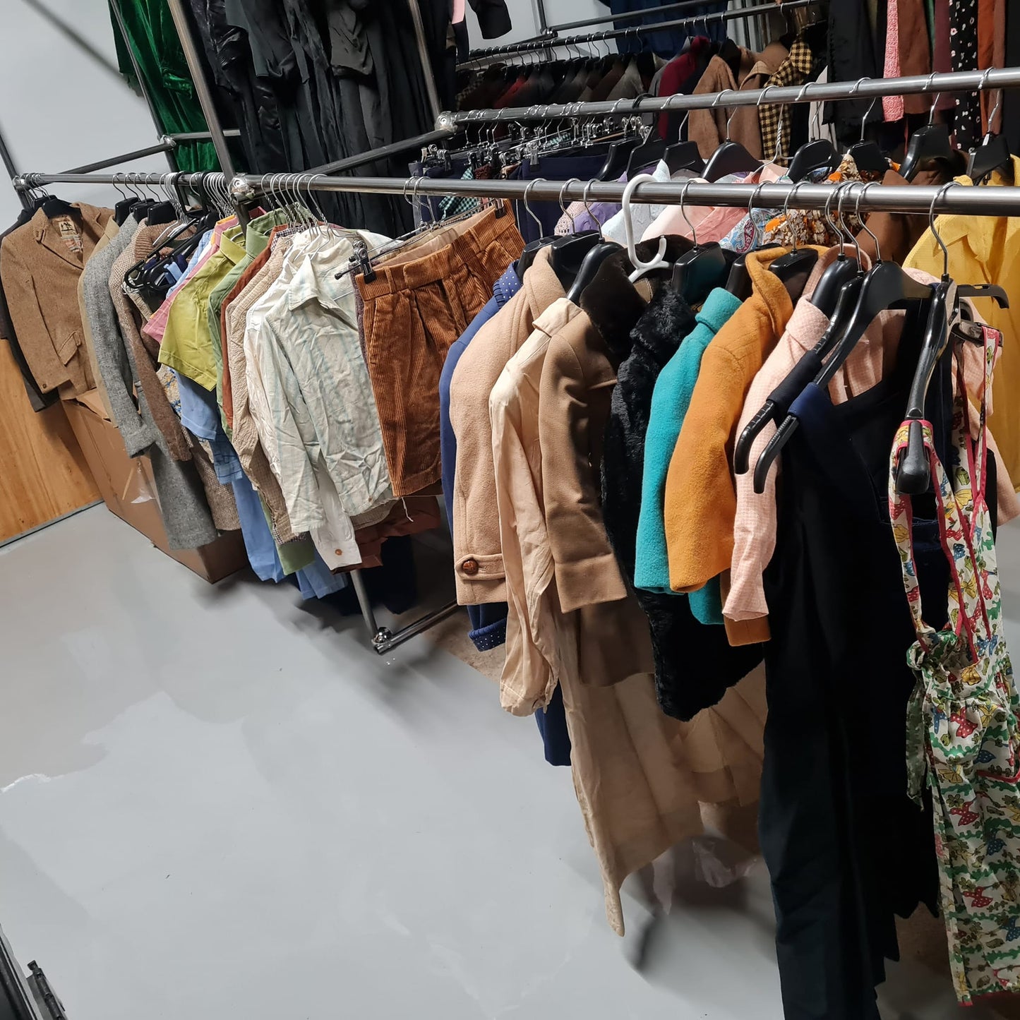 39 to 45 WW2 civilian costumes
