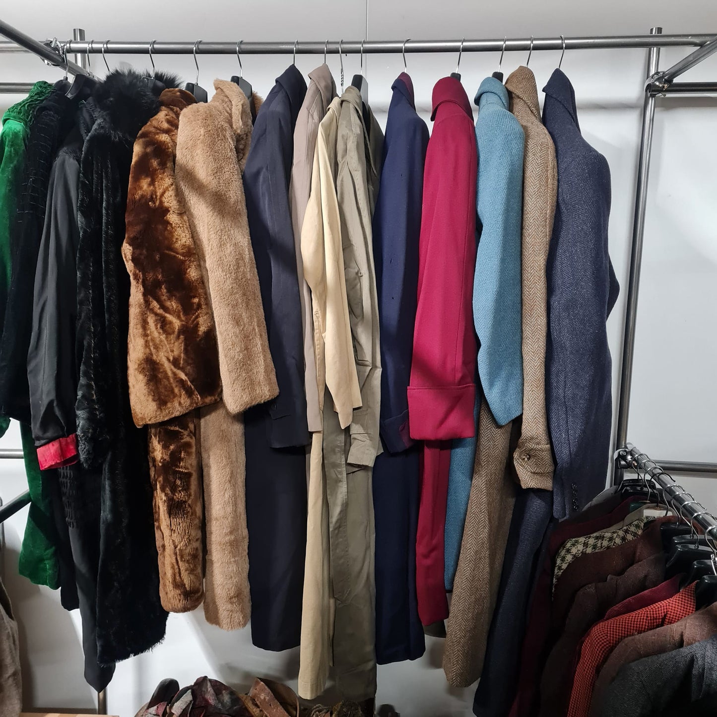 39 to 45 WW2 civilian costumes
