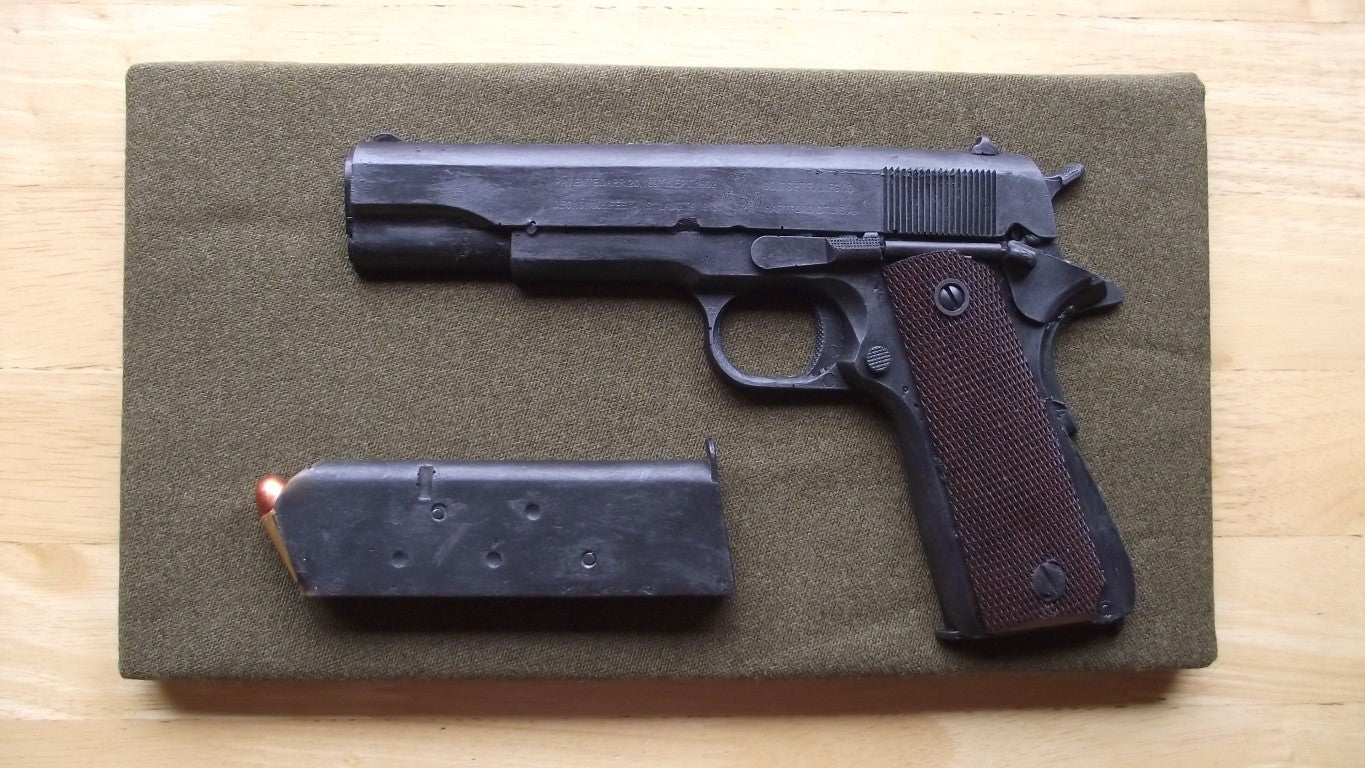 Colt 1911 auto display